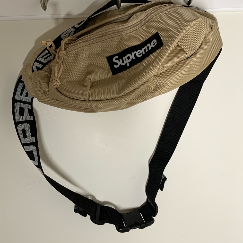 Supreme Waist Bag 100% Authentic